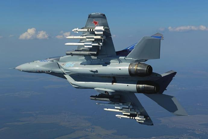 每天认识一件兵器俄罗斯MiG-35“支点”F战斗机机身长度：17.3米机身高度