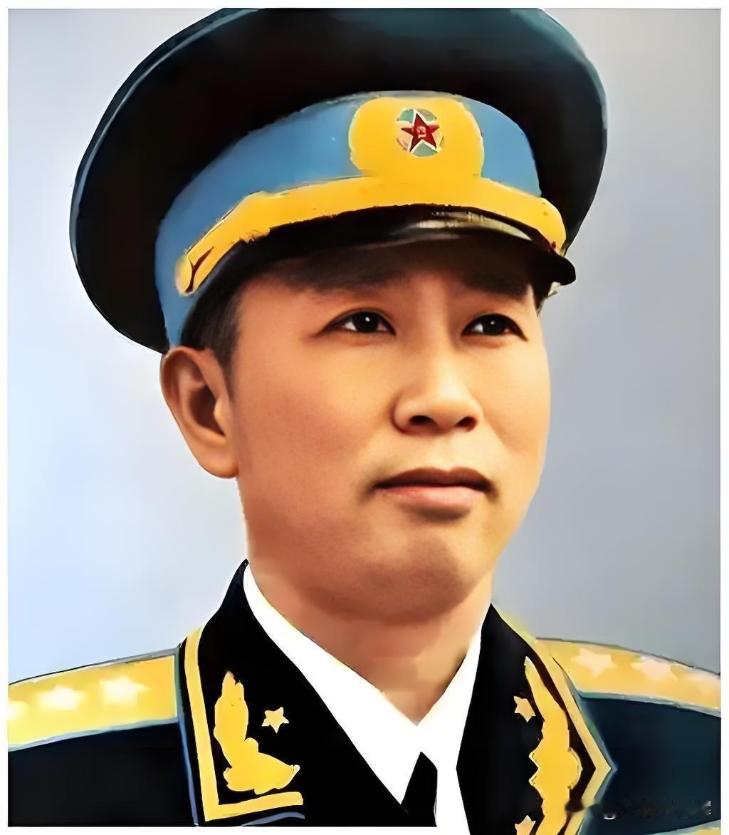 刘亚楼曾是四位大将的直属上级。哈达铺整编，红一方面军整编为“陕甘支队”，下辖三