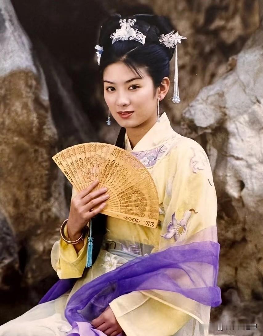 秦岚没想到，马伊琍更是没想到，没想到，和她们一起拍过戏的黄奕，终于又凭借着精