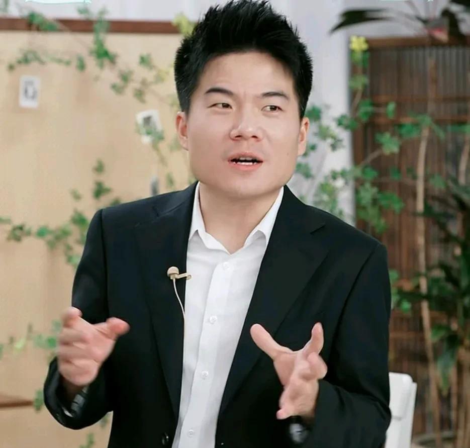 彪哥这是在外面玩了一圈回来了？还记得在北京他还有个直播间？这一走就是两个星期