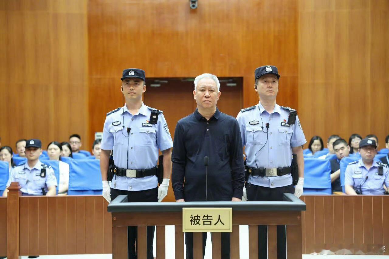 许家印万万没想到有今天吧，要那么多钱干嘛呢没收许家印个人全部财产许家印一审被判