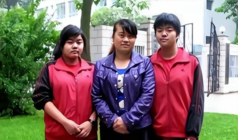 1999年，贵州22岁保姆，无奈带着被雇主遗弃的6岁双胞胎投奔娘家，父亲嫌丢人，