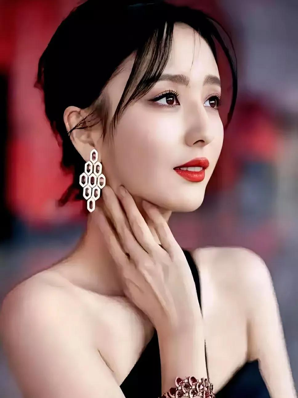 #为什么佟丽娅这么美，还要离婚#嫁错了人。婚姻的稳定，前提是互相的，忠诚，包