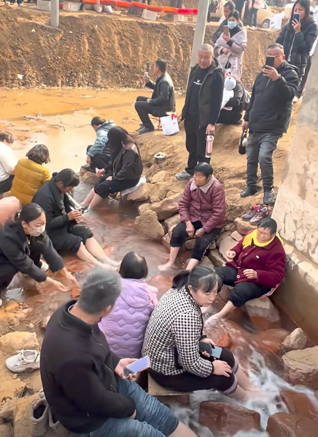 郑州这是要崛起了吗？近日，郑州贾鲁河源头复涌，西南梨园河一带又传出温泉复流的消息