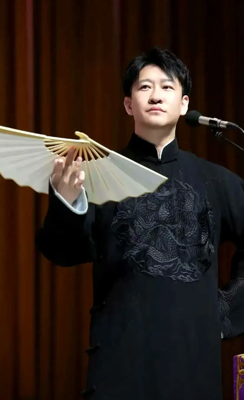 曹云金和郭德纲已经分开十年，今年在直播中一再感谢郭老师！并说我现在懂了郭老师当