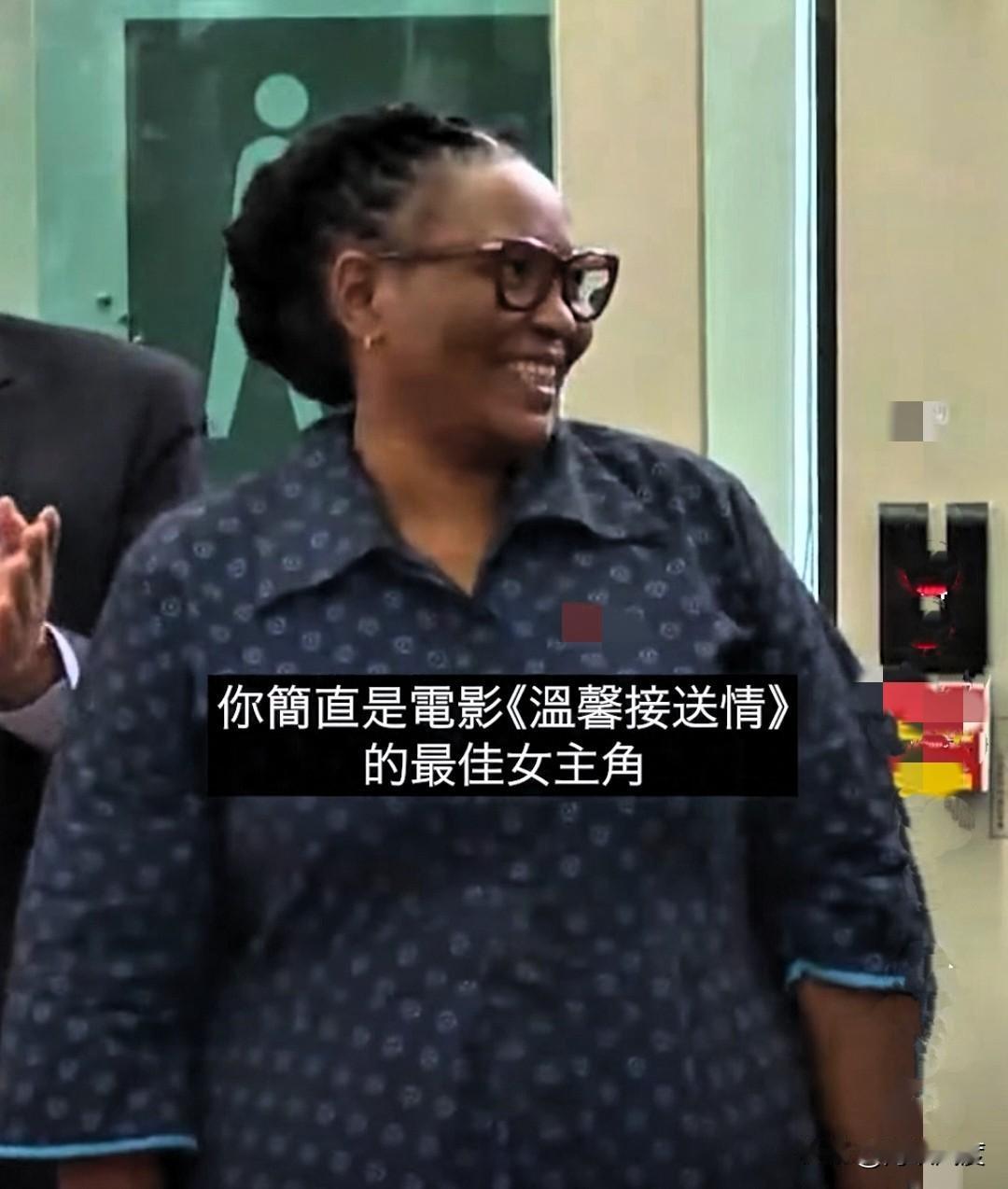 赖皮身边的这位斯国副总理这差当得真苦逼，来来回回的窜了四趟！第一趟从斯威士兰