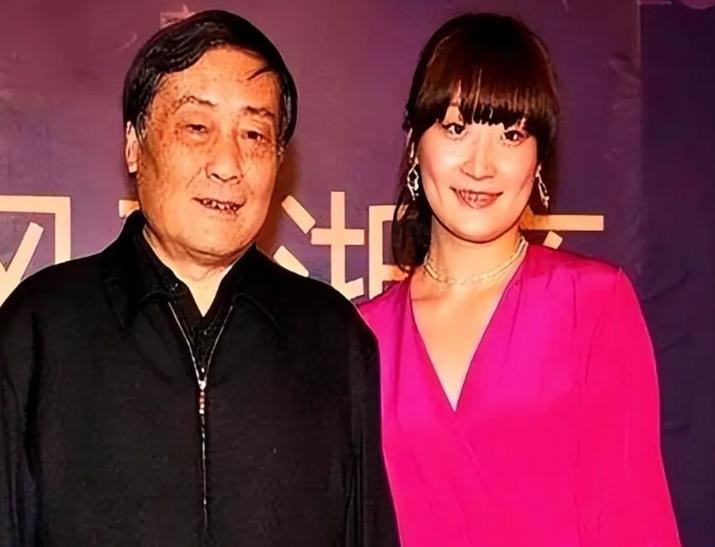 宗馥莉硬核回归！处理完事儿大换血宗馥莉消失一段时间后终于重新出现在娃哈