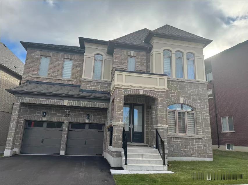 大学的一位同学，本科毕业后就跟着他在河北某市住建系统副处级岗位退休的老爸，全家人