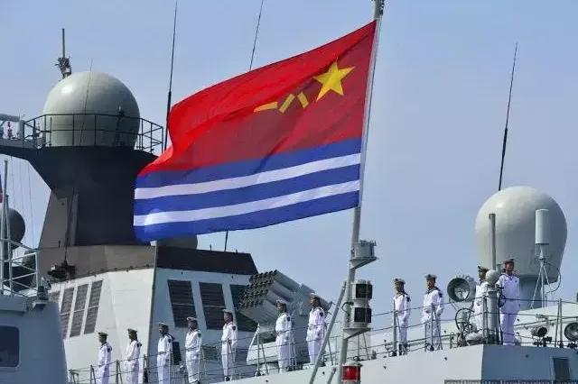 前几天，咱们中国的055大驱带着舰队，直接开到了日本琉球群岛附近，最近的时候离日