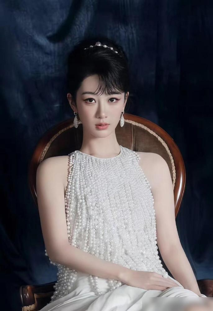 我破防了，爱奇艺尖叫之夜，竟唯独漏掉杨紫。说下前因后果吧：她人没出现在活