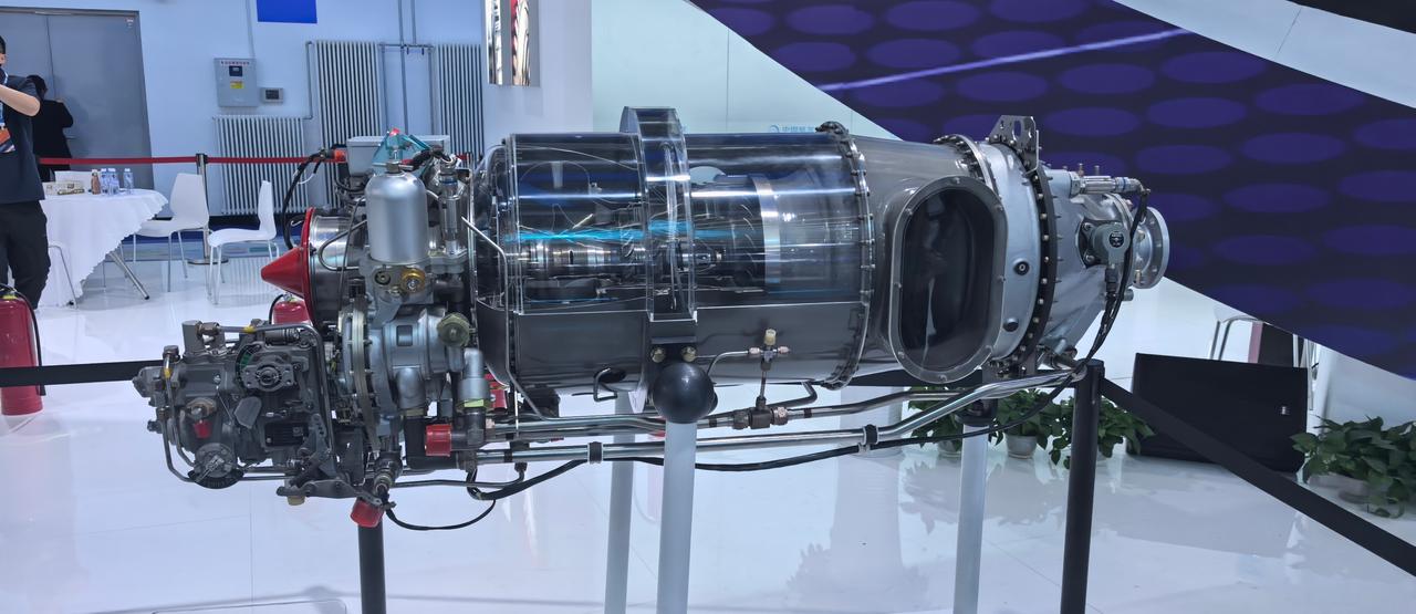 长春航展展出的AEP50涡桨发动机是500千瓦级涡桨发动机，通过系列化改型发展，