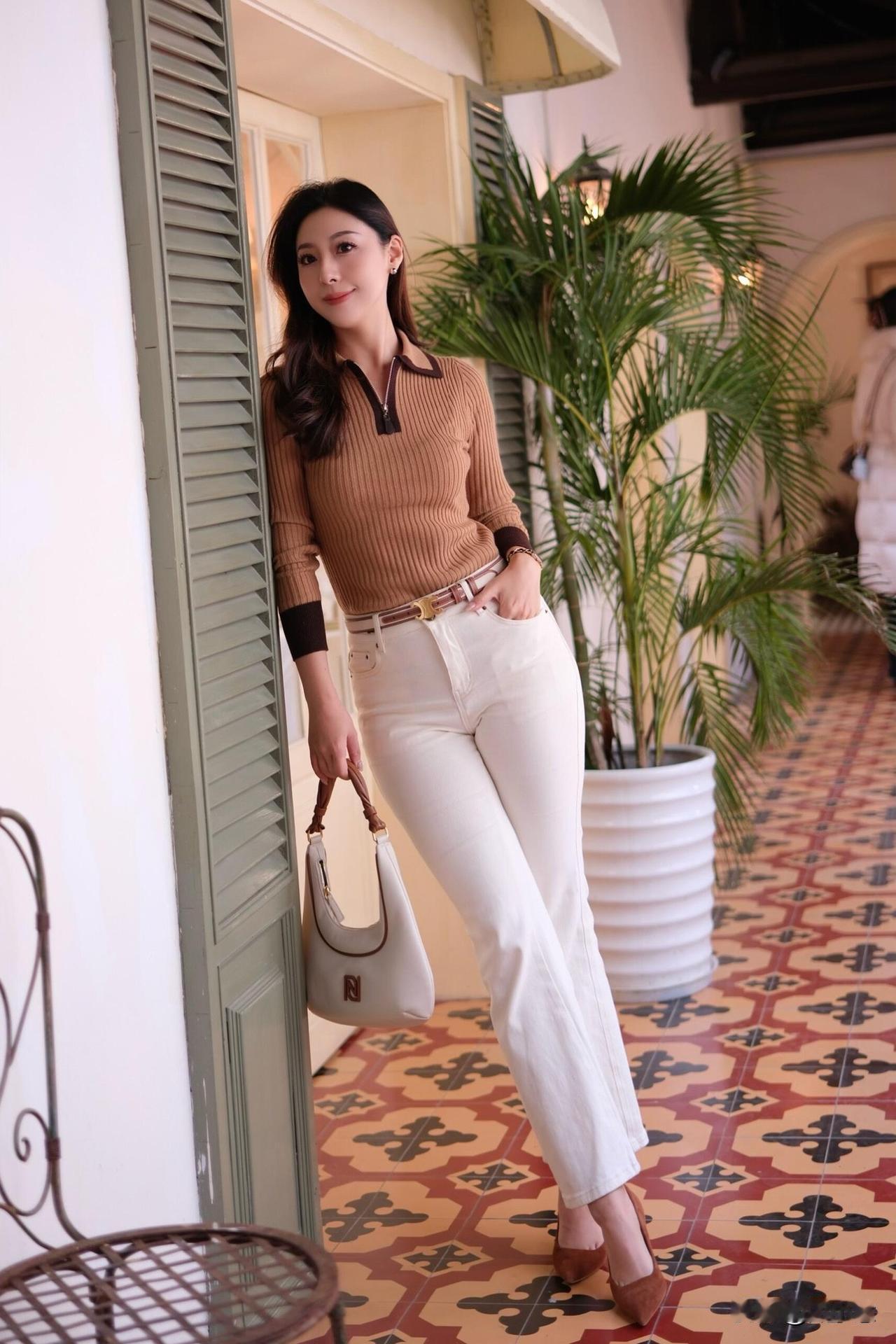 冬日的卡其色｜温柔又有力量🤎||冬天的风，格外清冽穿上卡其色毛衣，像披上了温