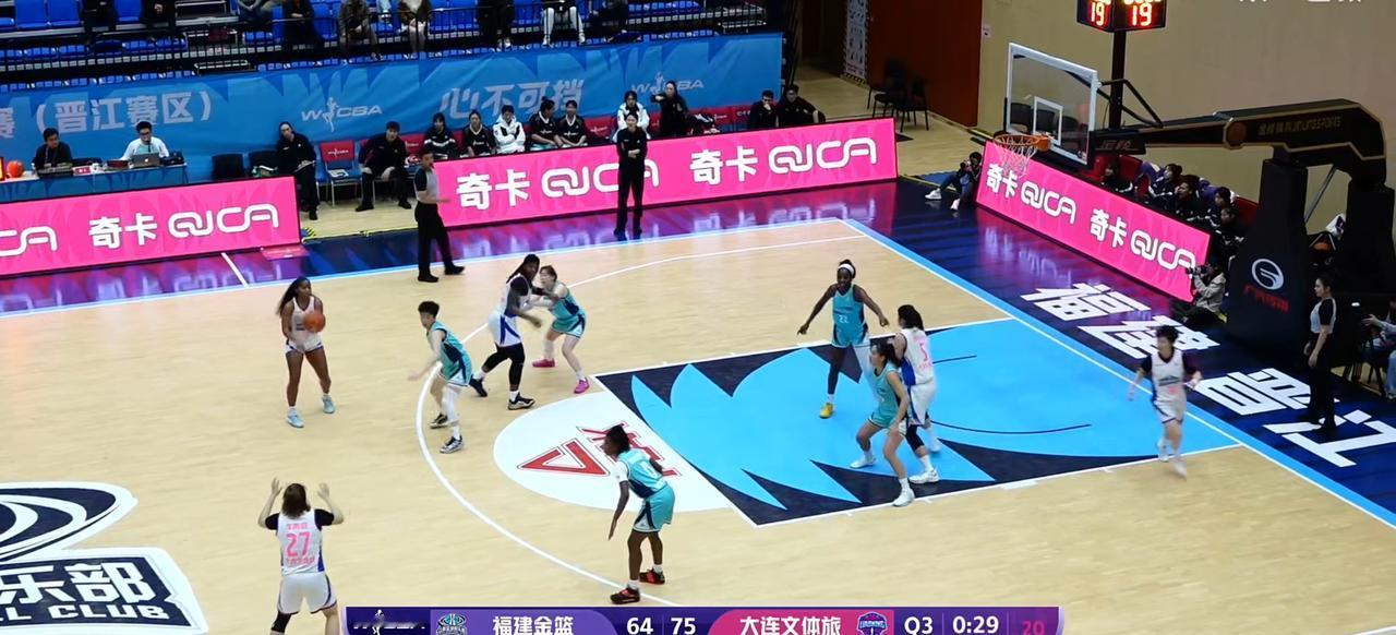 12月29日晚，WCBA辽宁女篮和福建女篮的比赛太精彩了！最终辽宁女篮以98：8