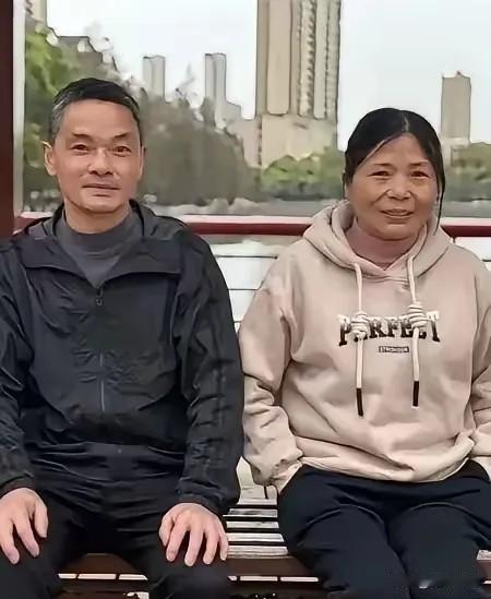 武汉月入6000的装修工，弟弟病逝留下两套房加存款，他拒绝亲友“肥水不流外人田”