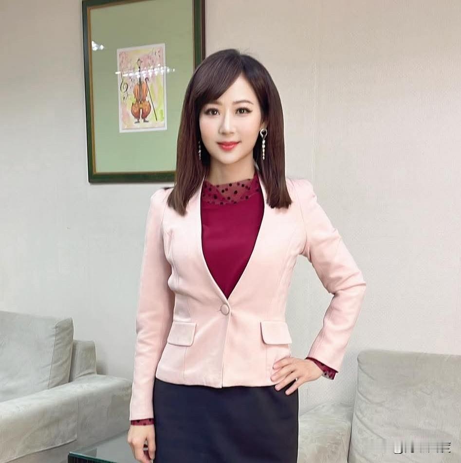 因店家命名“青提”惨遭蟾蜍出征，周杰伦身份写“中国”风平浪静，绿媒主持人怒批：我