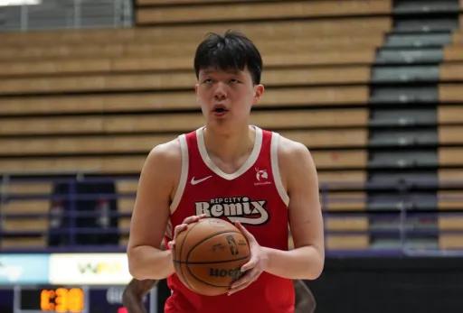 杨瀚森厉害，厉害炸裂了，今天，在G联赛，比状元（富尔茨）还强！真心没有想到，在