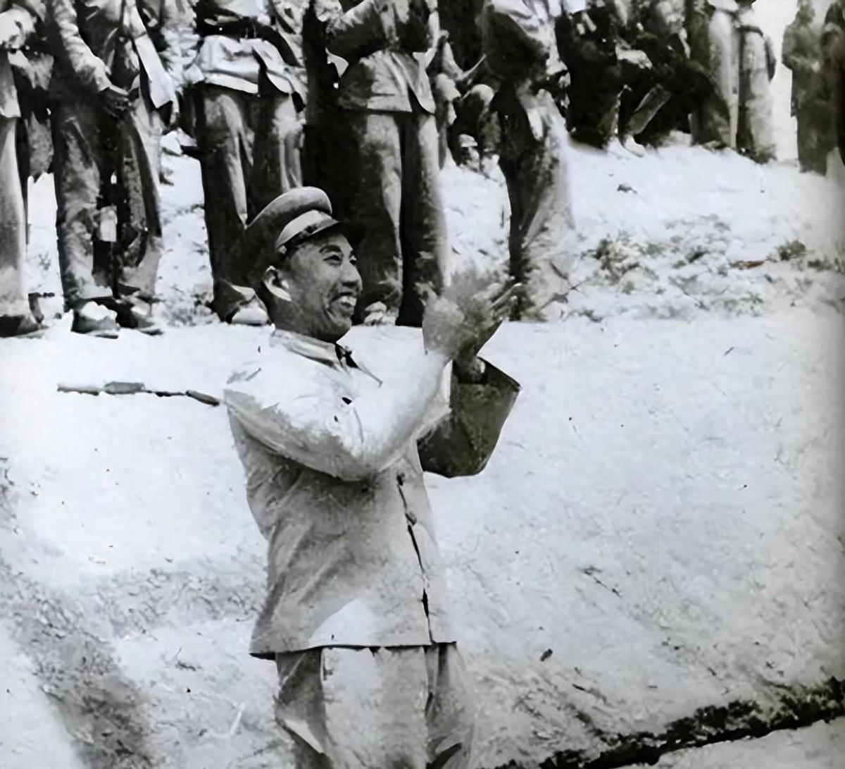 彭德怀年轻时脾气急躁，经常批评王震，晚年却嘱咐亲友有空去看看王震，这背后有何深意