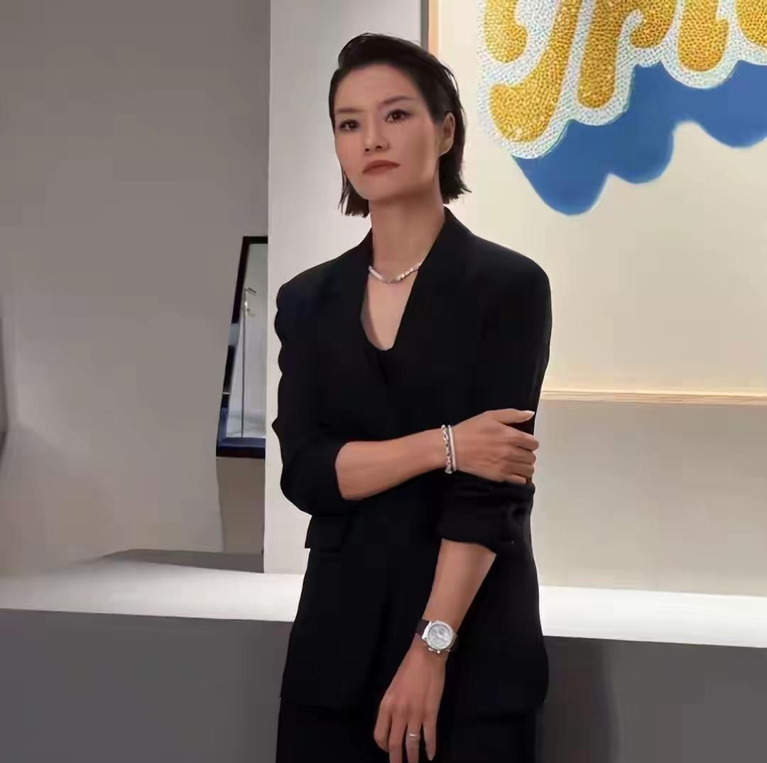 李娜说，退役后好多人问我会不会去当国家队教练，我说不会。不是说我不爱这项运动，是
