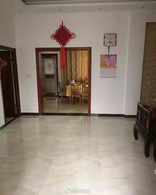 表弟当时在农村建房子，花了20万，连装修，加在一起总共花了50万，现在一晃7年过