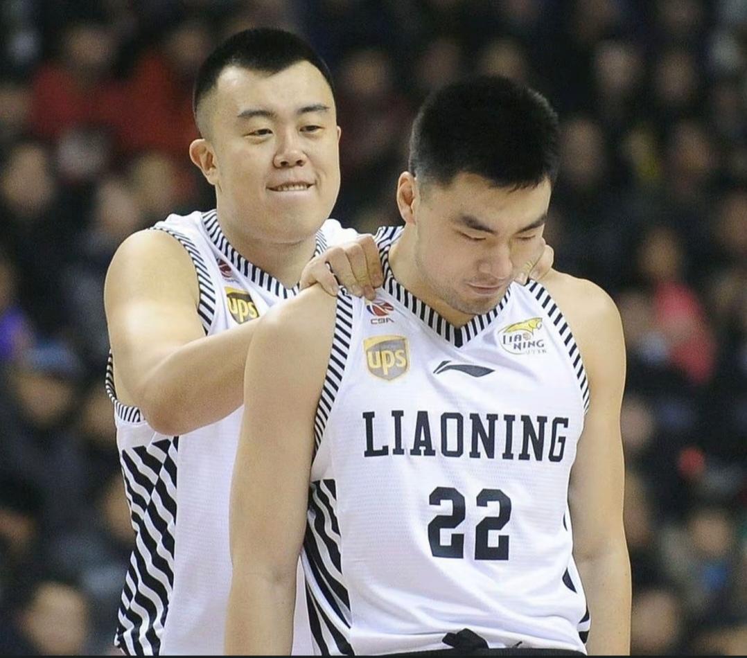低谷中的辽宁男篮打好3张牌可以逆风翻盘！1.第一张牌就是李晓旭二哥，征战第2