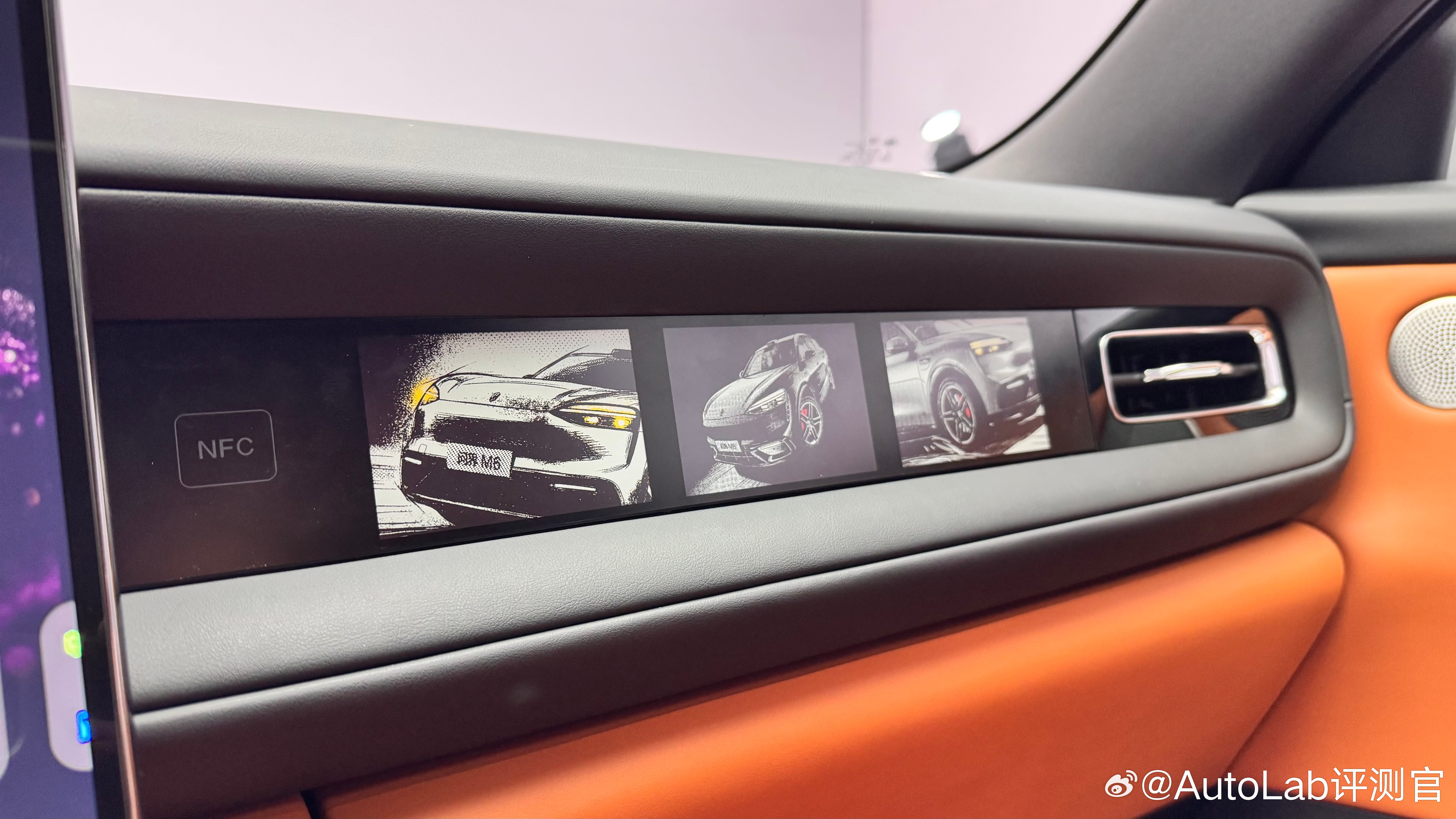 问界M6副驾前的“灵感橱窗”相信大家已经看过很多次了，不仅有透明盖，里面还有灯，