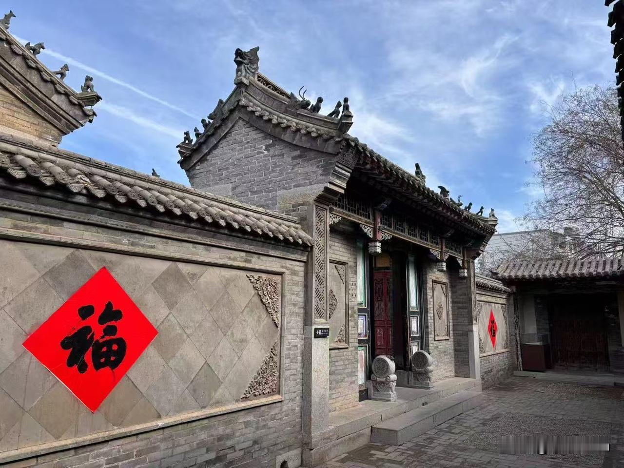 晒图笔记大赛春节期间的潍坊十笏园和济南护城河。时间缓缓流淌，而它们静静矗立，无声