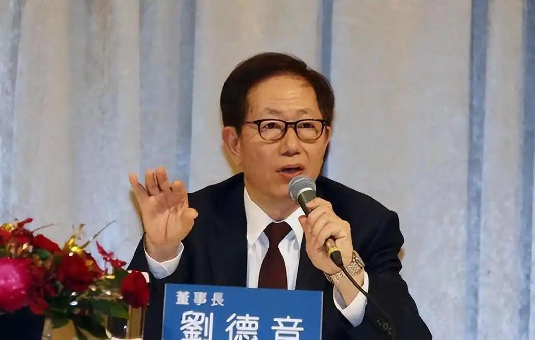 台积电前任董事长公开发话，表示：如果中国大陆以武力方式解决台湾问题，那么最后面对