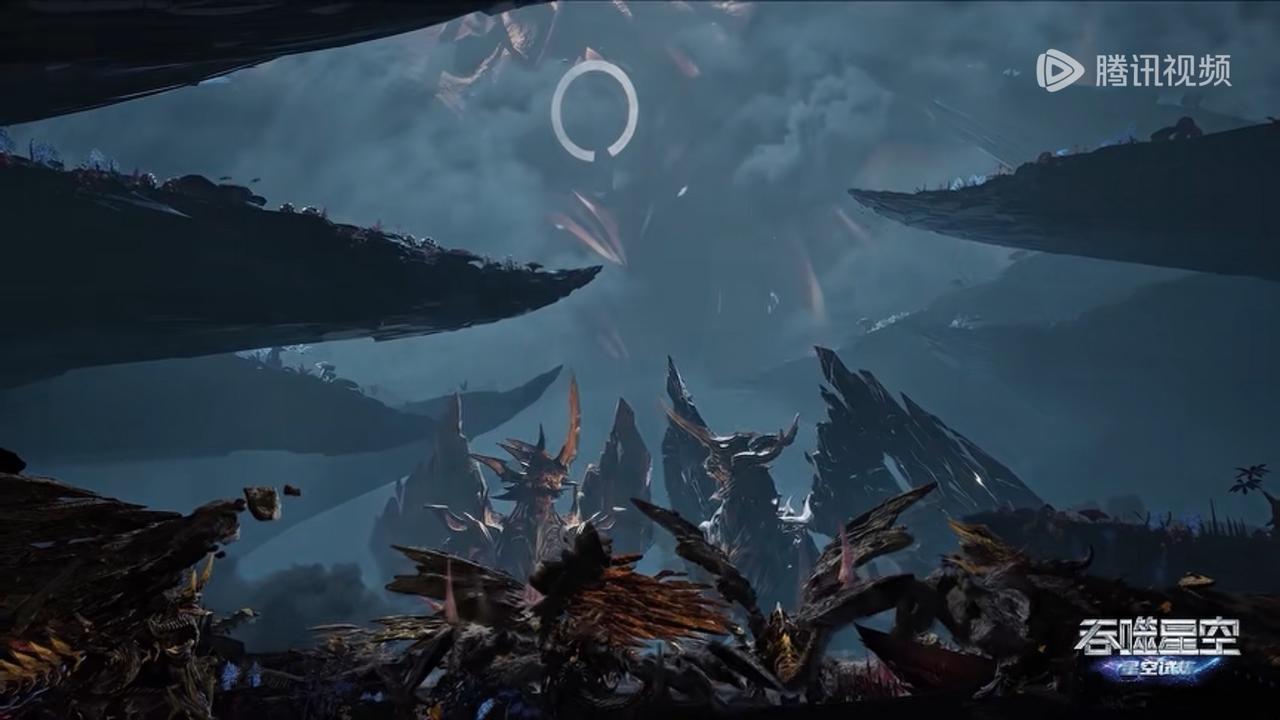 正当金角巨兽，高兴团圆的时候，我看到天空中有一个巨大无比的巨兽。金角之主把罗峰带