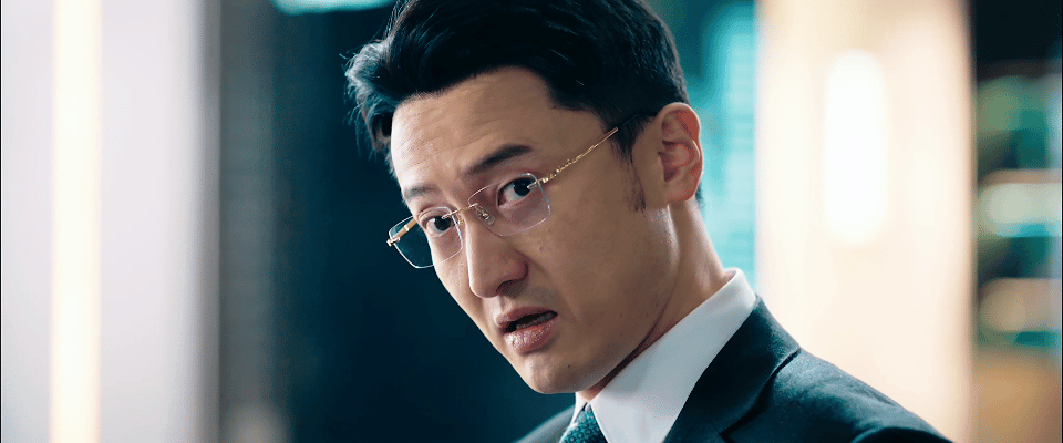 王传君新剧狠人也狼人王传君演的刘天也真的越看越让人害怕，他不是那种咋咋呼呼的反派