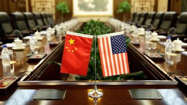 为啥咱们现在对美国越来越硬？说白了，就是逼着美国走上苏联当年的老路。看看苏联是怎