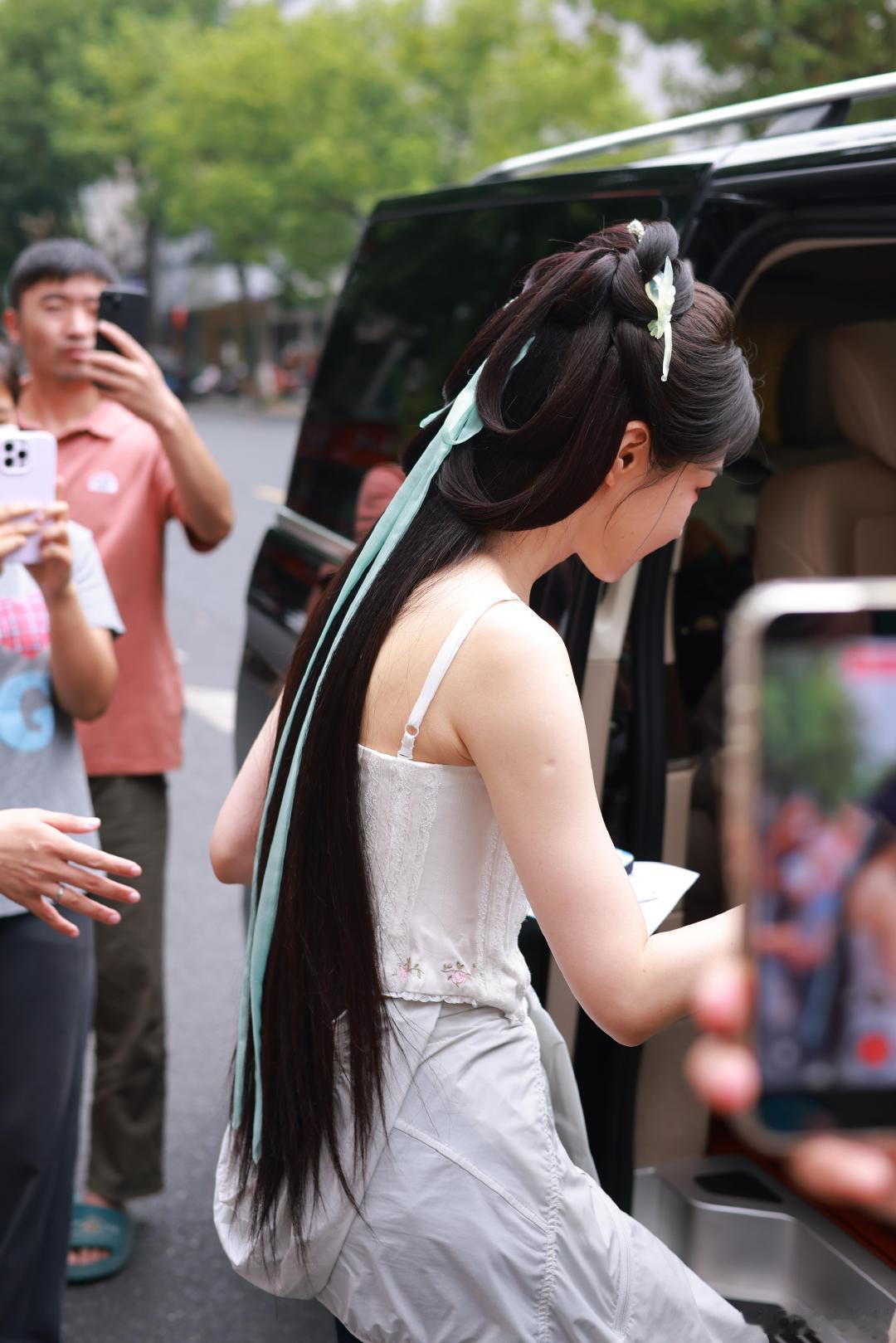 宋轶2026.09.20剧组出妆路透I96p+1v​​​​