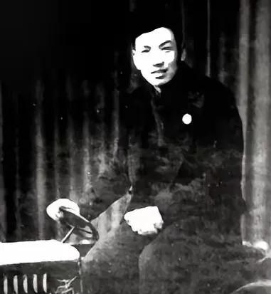 刀尖上的守护！中统高官一句话，救下被捕地下党员1947年，地下党员汪戈被捕