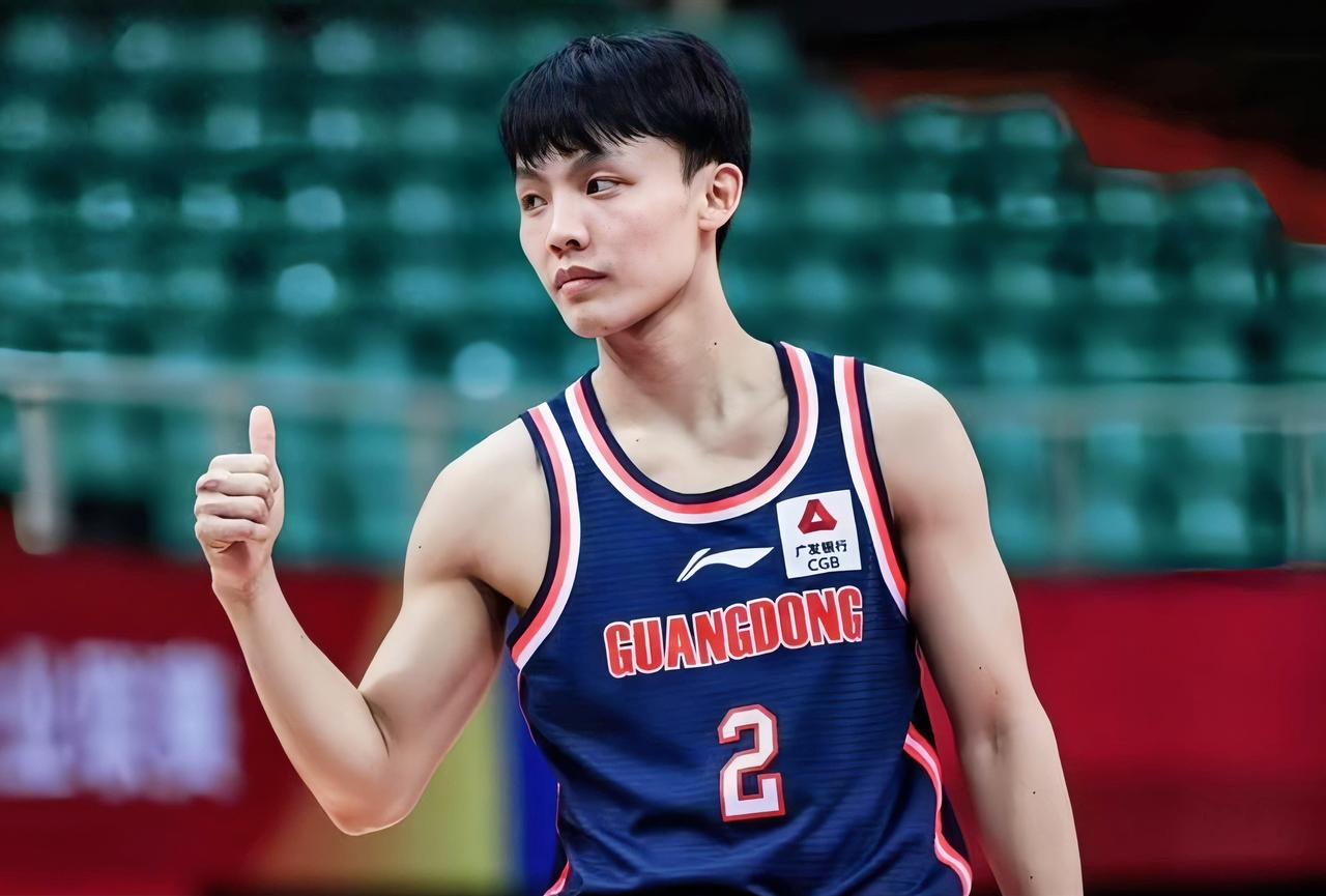 杜锋：朱总，据说你们准备两年后给杰哥提供一份5年2500万的续约合同啊？？？朱