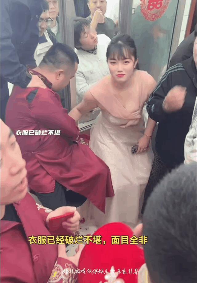 现在的伴娘是越来越大胆，越来越会玩！