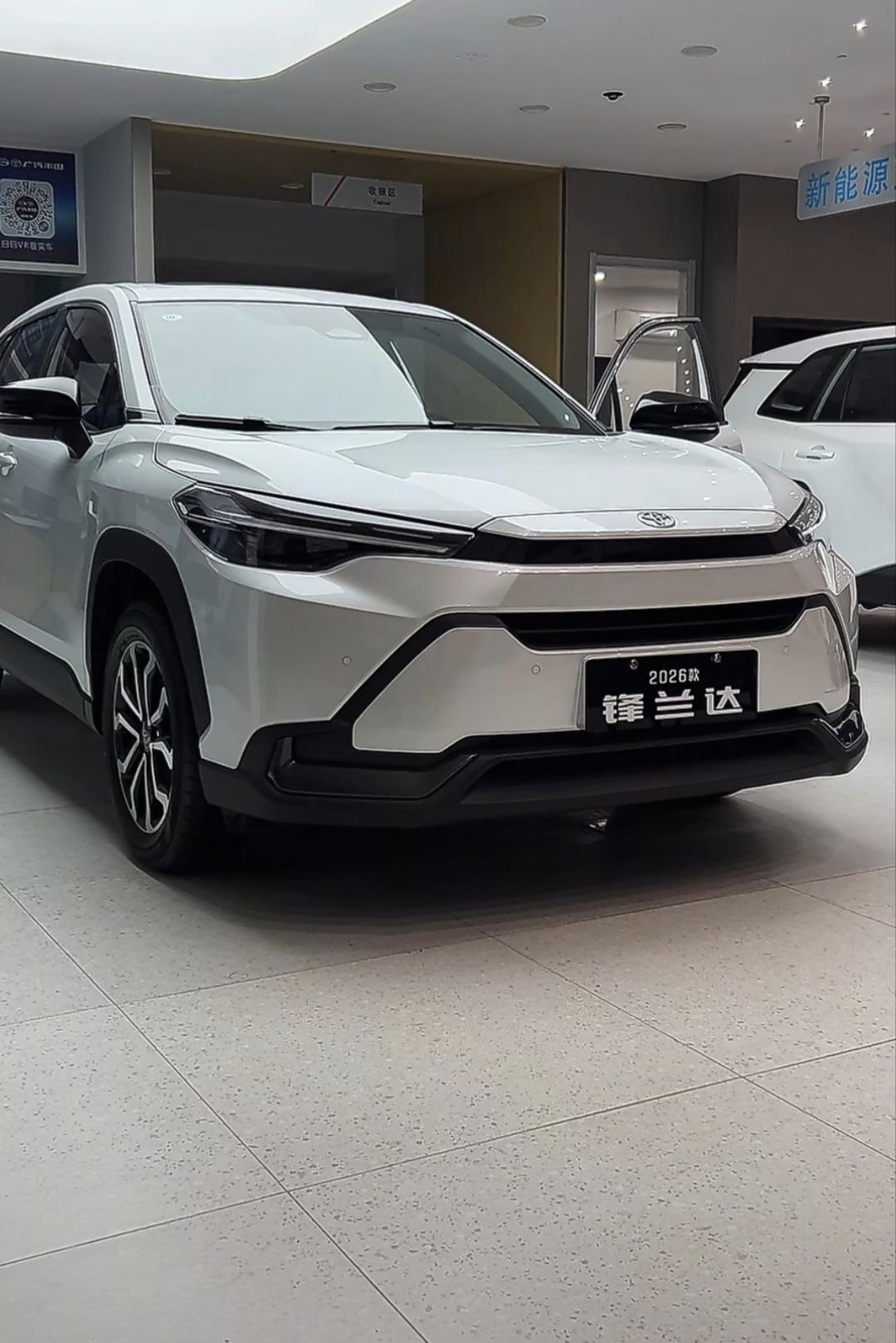 如果想买一个合资代步SUV，可以考虑一下丰田锋兰达。这款车最大的一个好处就是省心