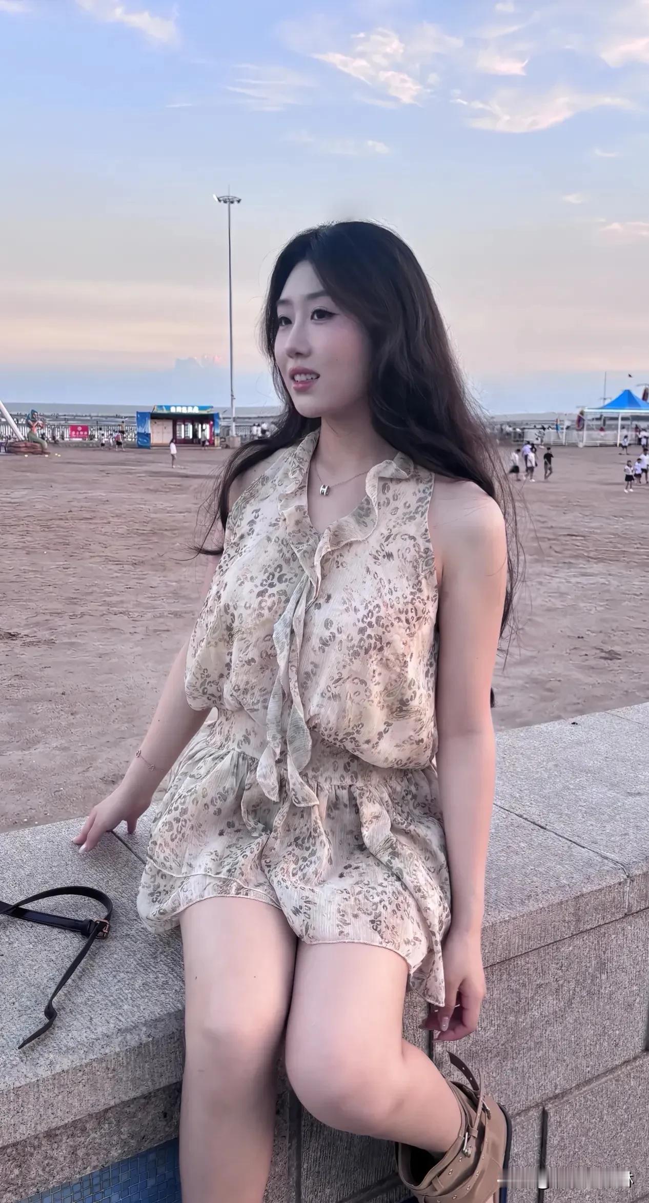 山河入眼，步履不停。用镜头定格远方，每一帧都是热爱的模样。背包