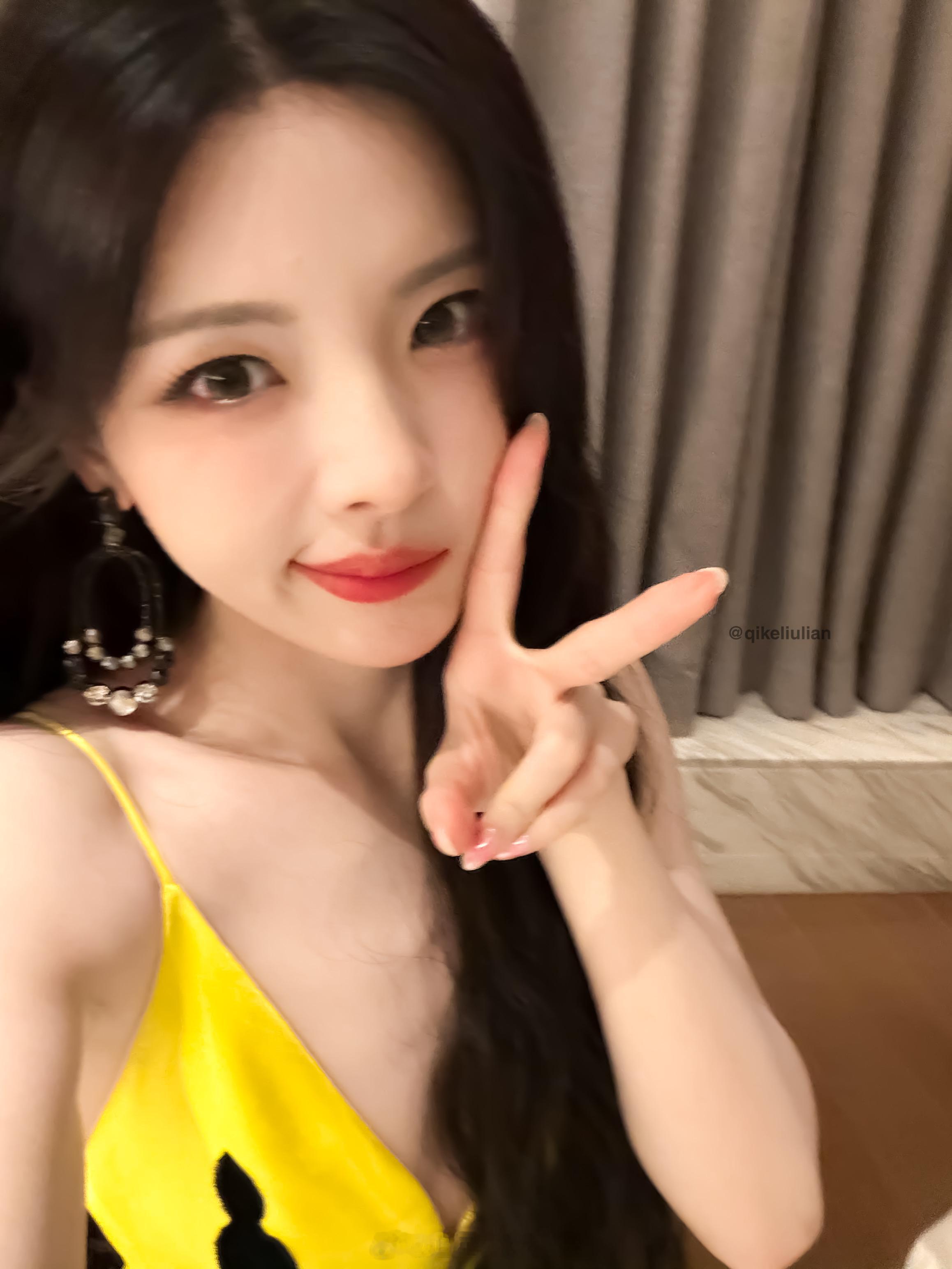 杨超越这套简直绝美​​​