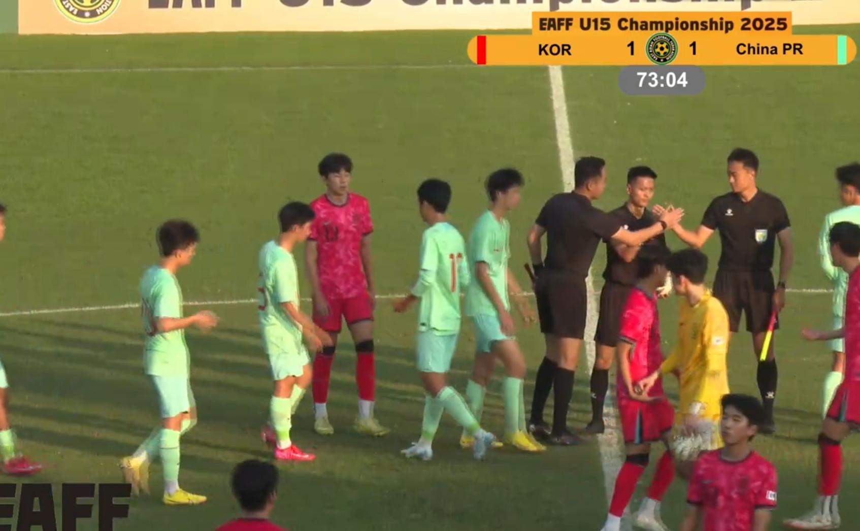 这场中国队还是处在下风，平局已属幸运，韩国球员的个人能力还没有很成熟，但拼抢下脚