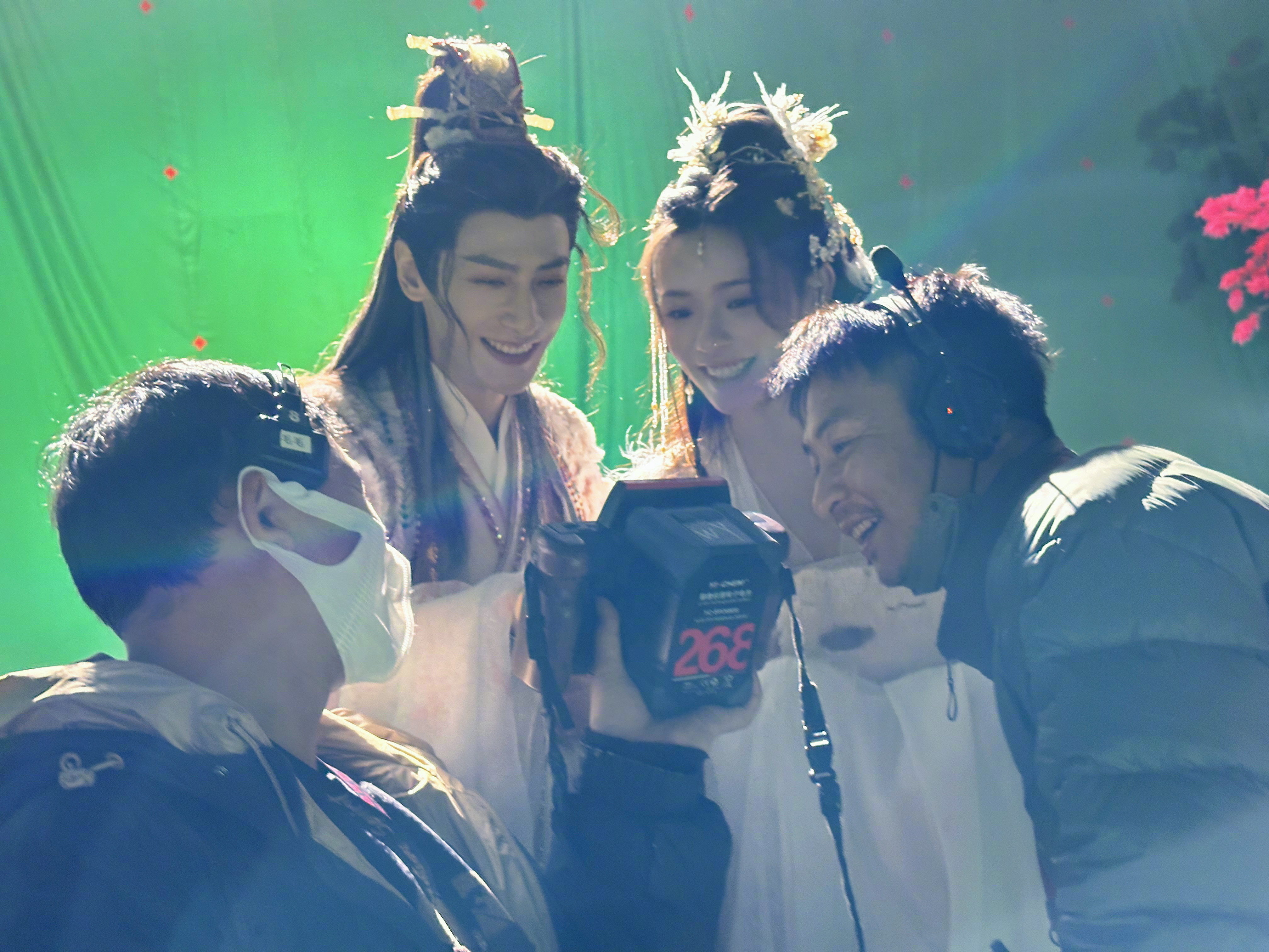 林允分享水龙吟片场碎片罗云熙林允水龙吟唐俪辞阿谁​​​