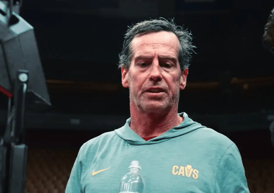 不愧是登哥！在今日的队内训练结束后，骑士主教练阿特金森接受了记者采访。记者：“我