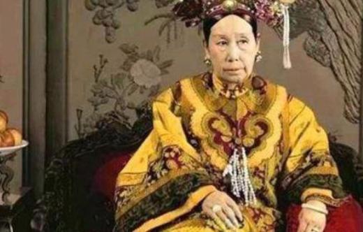 清朝灭亡后，李莲英姐姐才敢说出实情：慈禧其实不是病死的！很多人提到清末都会想到一