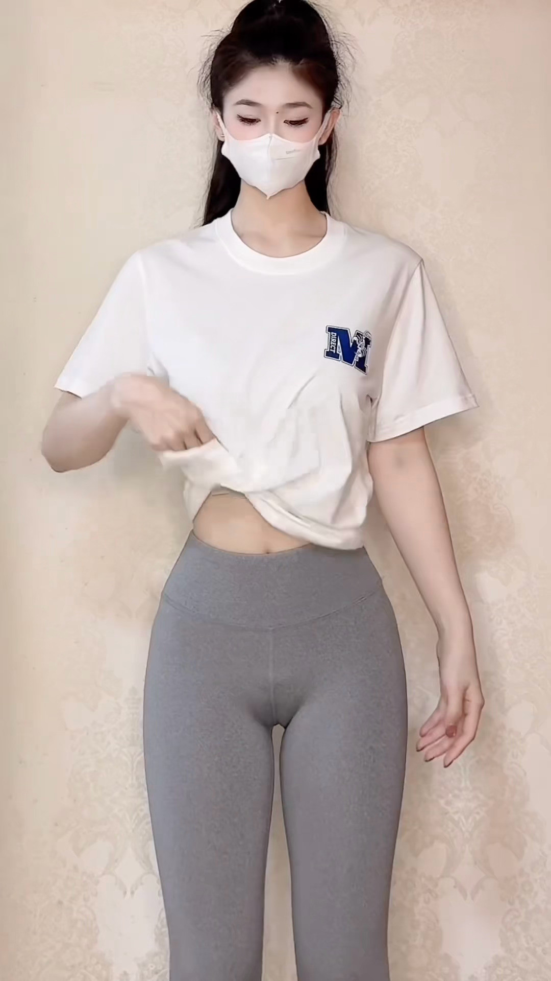 夏天来了白色T恤可以多买几件啦