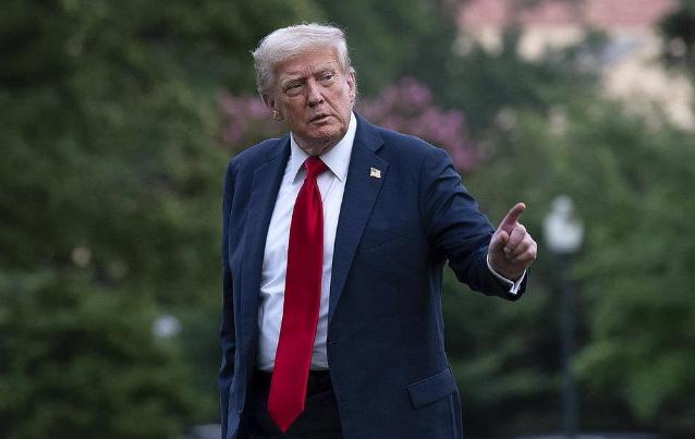 美国“抢”中国军工的订单？【综合新闻】近日，多家美国媒体报道，特朗普在“空军