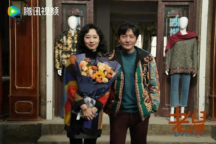 快把郭京飞和王佳佳焊死，这俩可以一直演夫妻，能演一百集的那种。有一种中年夫妻的