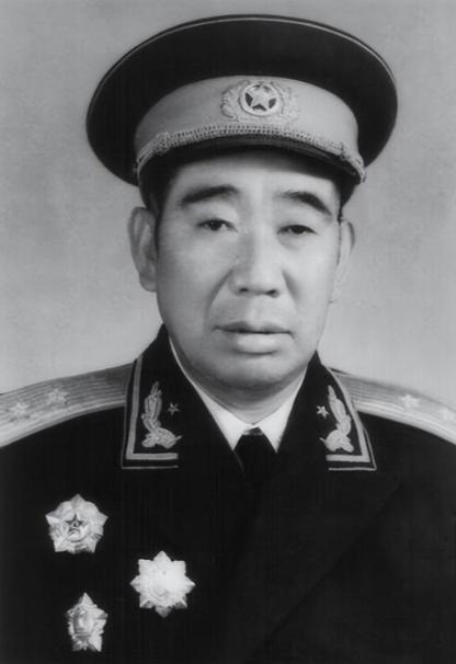 1955年授衔前，杨国夫自己估摸着能评个少将就不错了。可结果一公布，他竟与多位纵