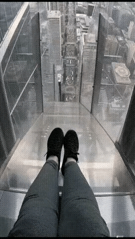 这个游戏胆子小的人没法玩，太吓人了[哭哭][哭哭][哭哭][哭哭][哭哭][流泪