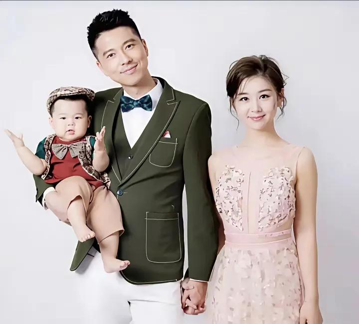 这下，全网都知道王雷是好男人榜样。别总看他演草根，他真实身份其实是大连富二代。