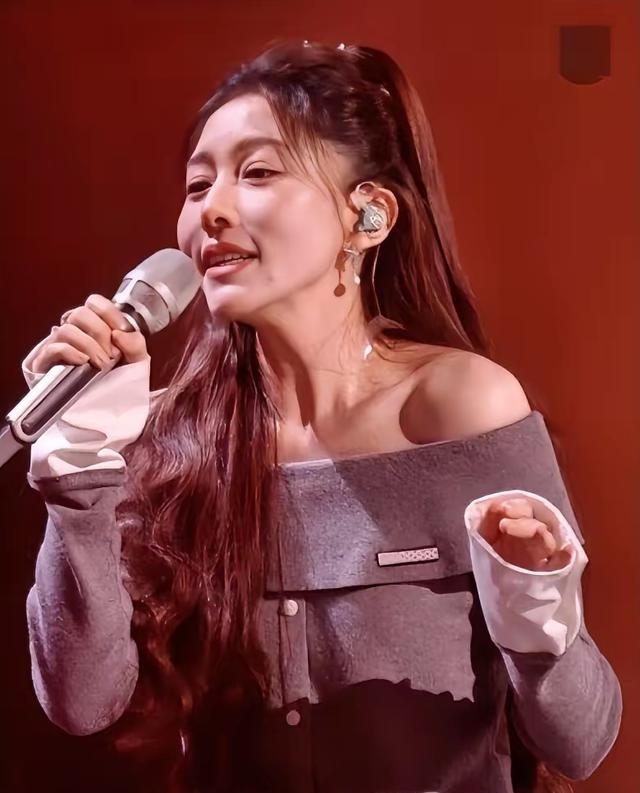 为什么淘汰了张璐涵？这是让很多人费解的事情。东北妹子张璐涵在《声鸣远扬2025