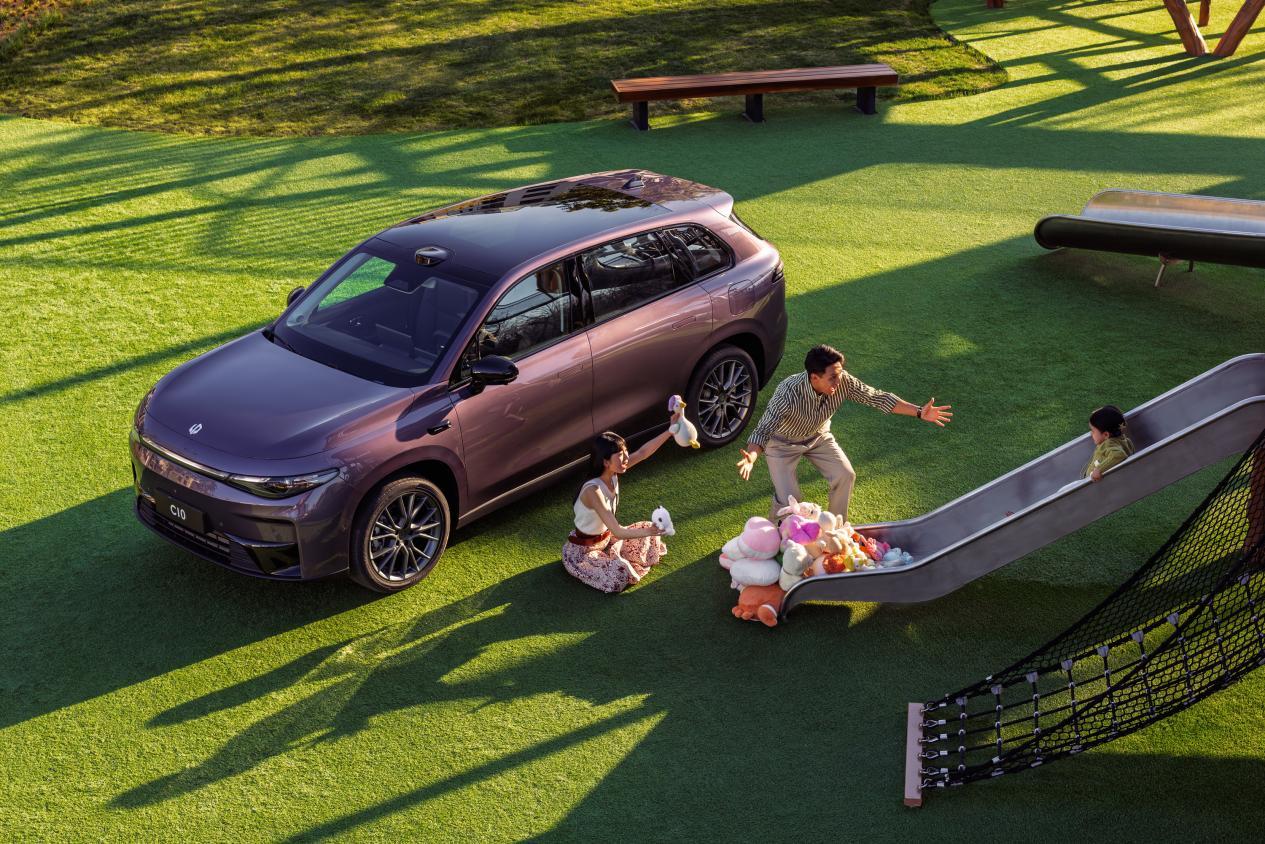 零跑12月销量达6万，海内外双冠太强了！ 26年头一天，零跑汽车就公布了25