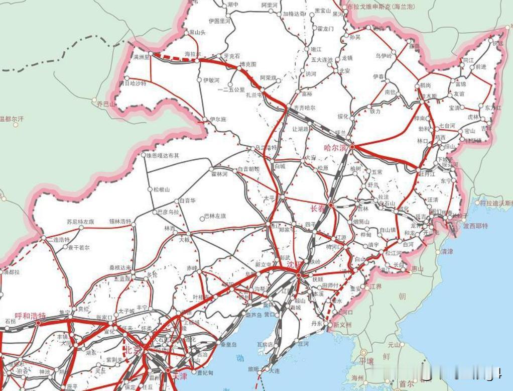 猜一猜，这是哪一座火车站？1，这座火车站位于我国的东北地区，四季分明，美不胜